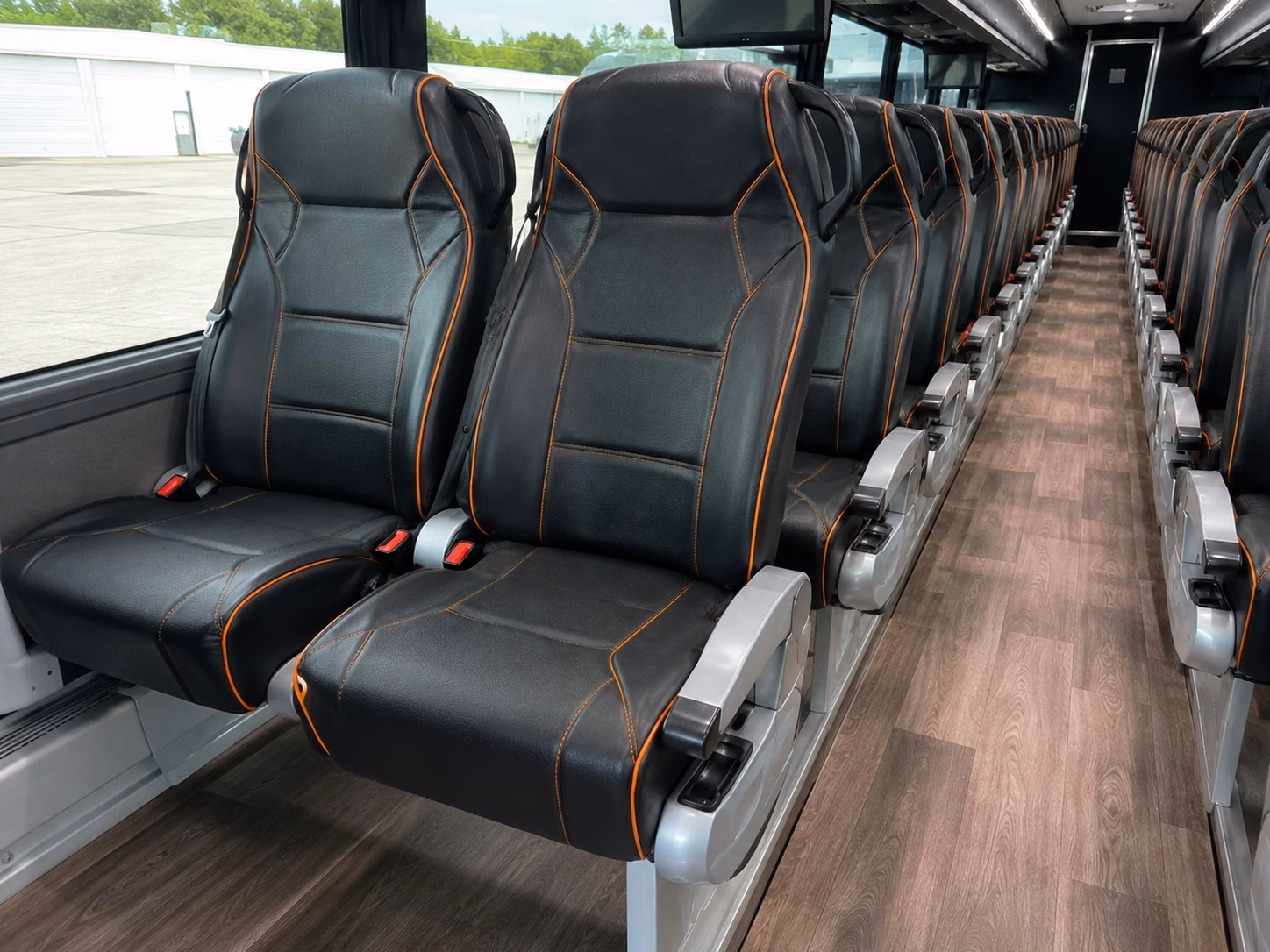 charter buses and shuttles for usc gamecocks football at williams brice stadium